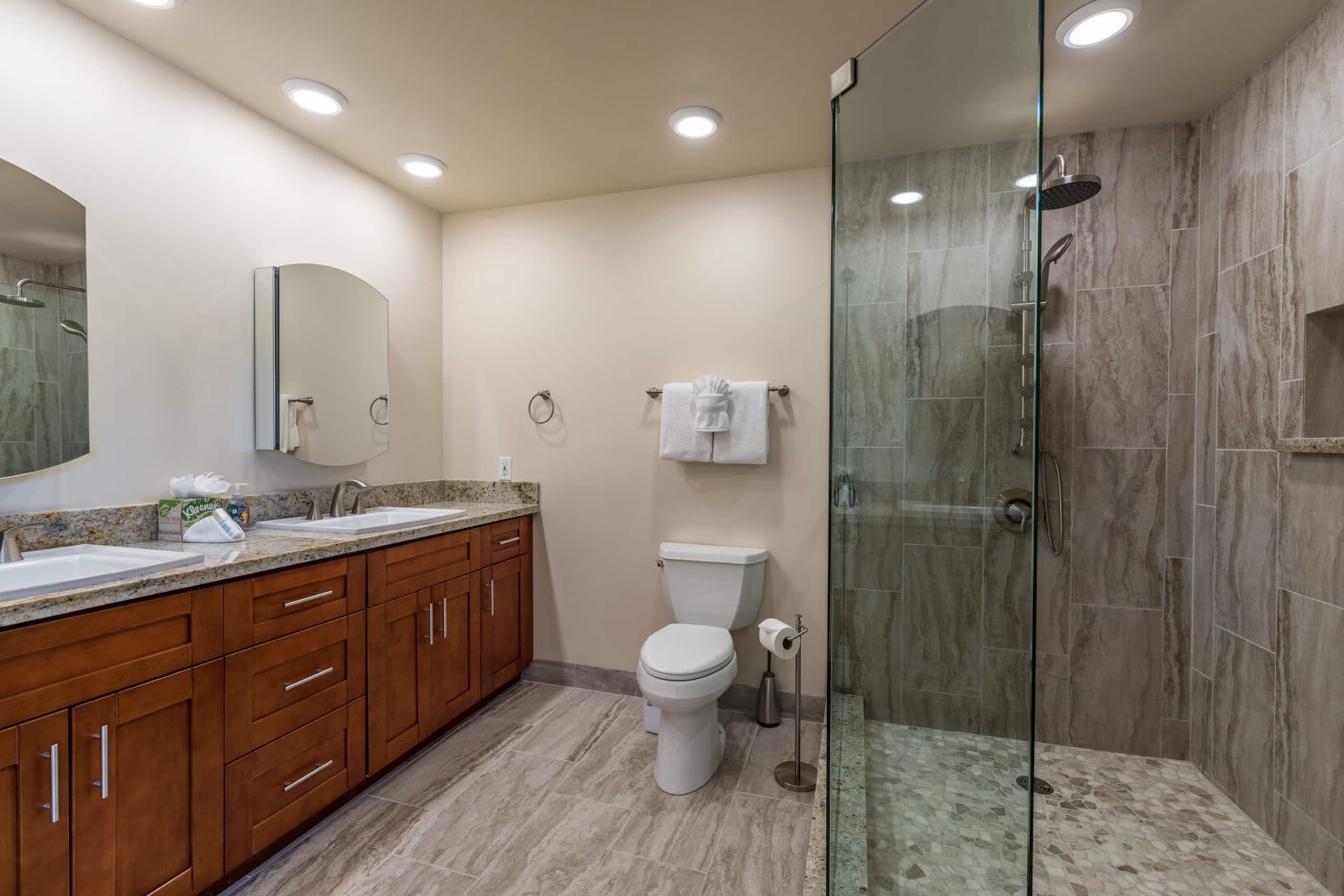 Condo in Lahaina · ★4.89 · 2 bedrooms · 2 beds · 2 baths - Image 21