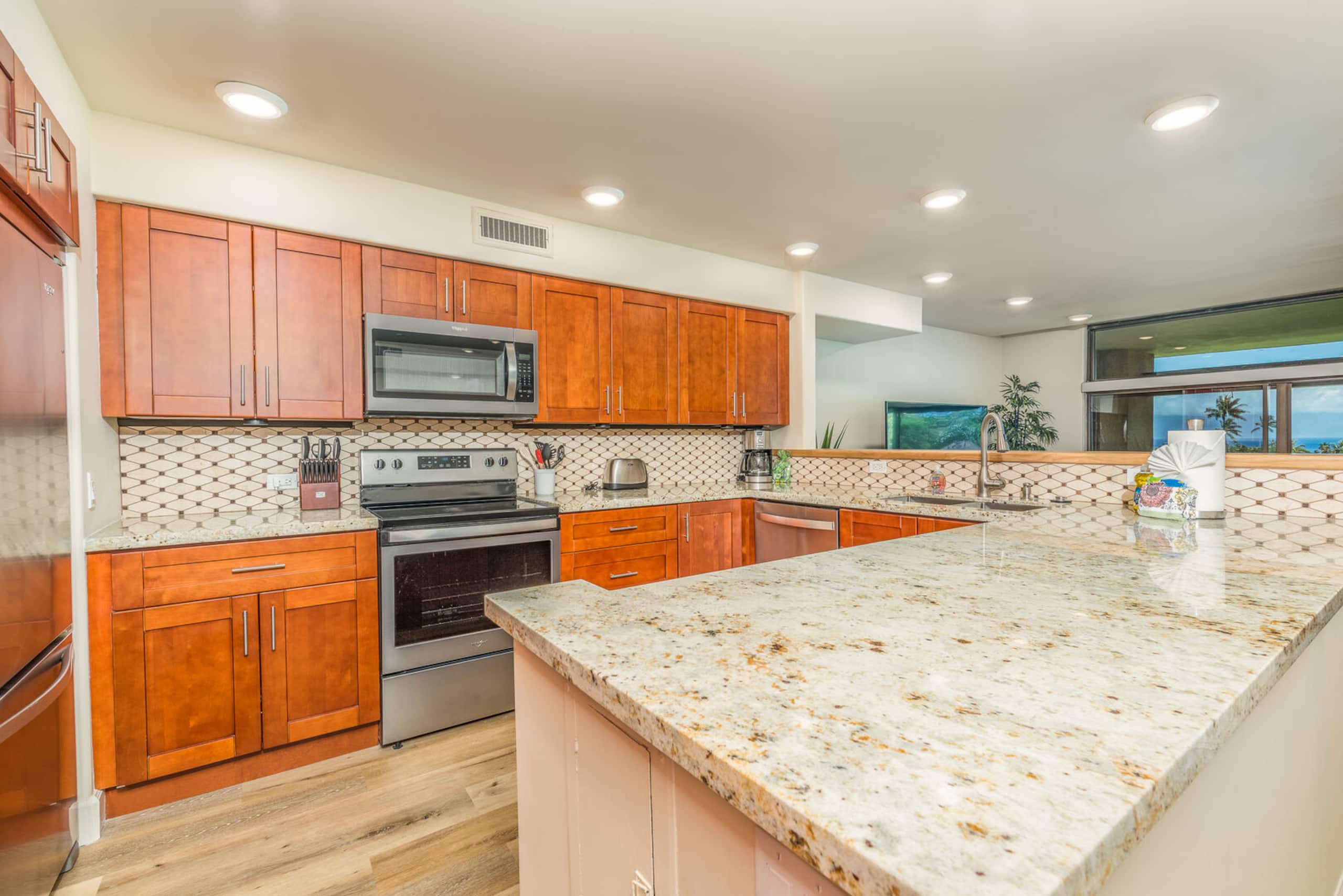 Condo in Lahaina · ★4.89 · 2 bedrooms · 2 beds · 2 baths - Image 4