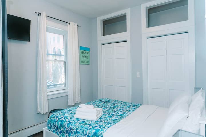 Dormitorio 1 con cama tamaño queen