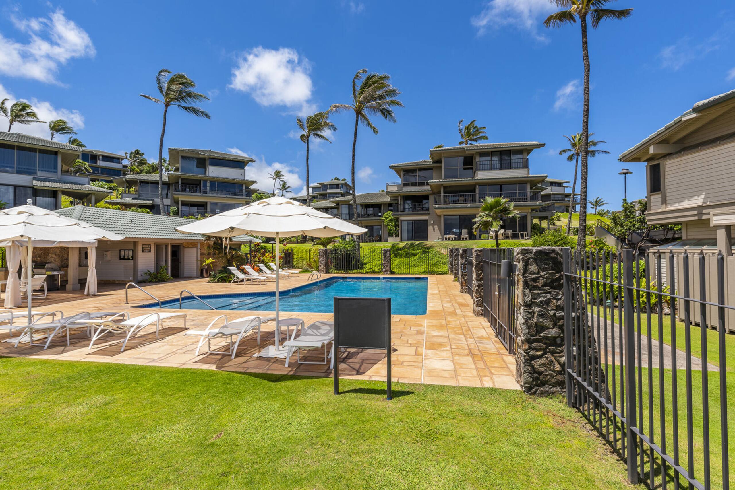 Condo in Lahaina · ★4.8 · 1 bedroom · 2 beds · 1 bath - Image 28