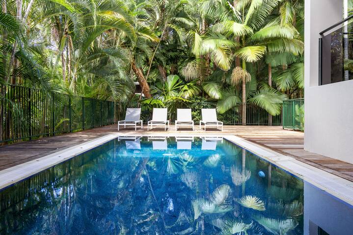Tropical Retreat with Tranquil Private Pool gallery image 2