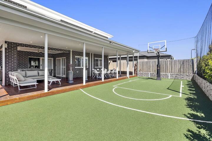 Everlasting Holiday 11 gallery image 5