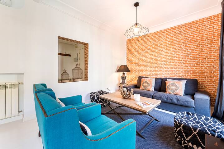 Bright apartment next to Puerta de Alcalá. Chueca gallery image 5