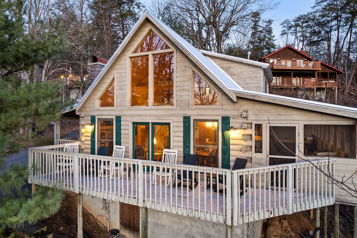 Top 5% Cabin | Summer Sale | 2 King Beds | Hot Tub
