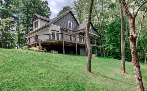 Mountain Home Near AVL w Private Hiking!