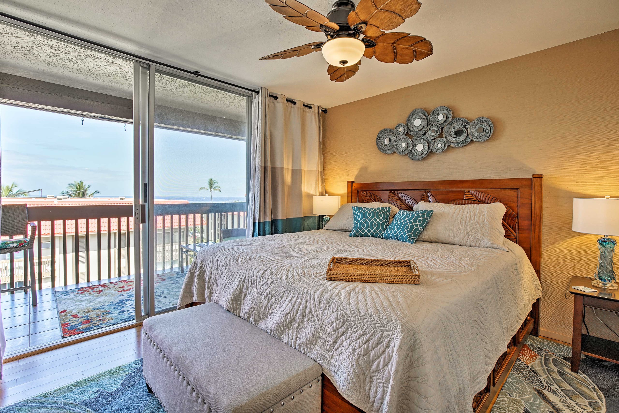 Condo in Kailua-Kona · ★4.47 · 2 bedrooms · 2 beds · 1.5 baths - Image 10