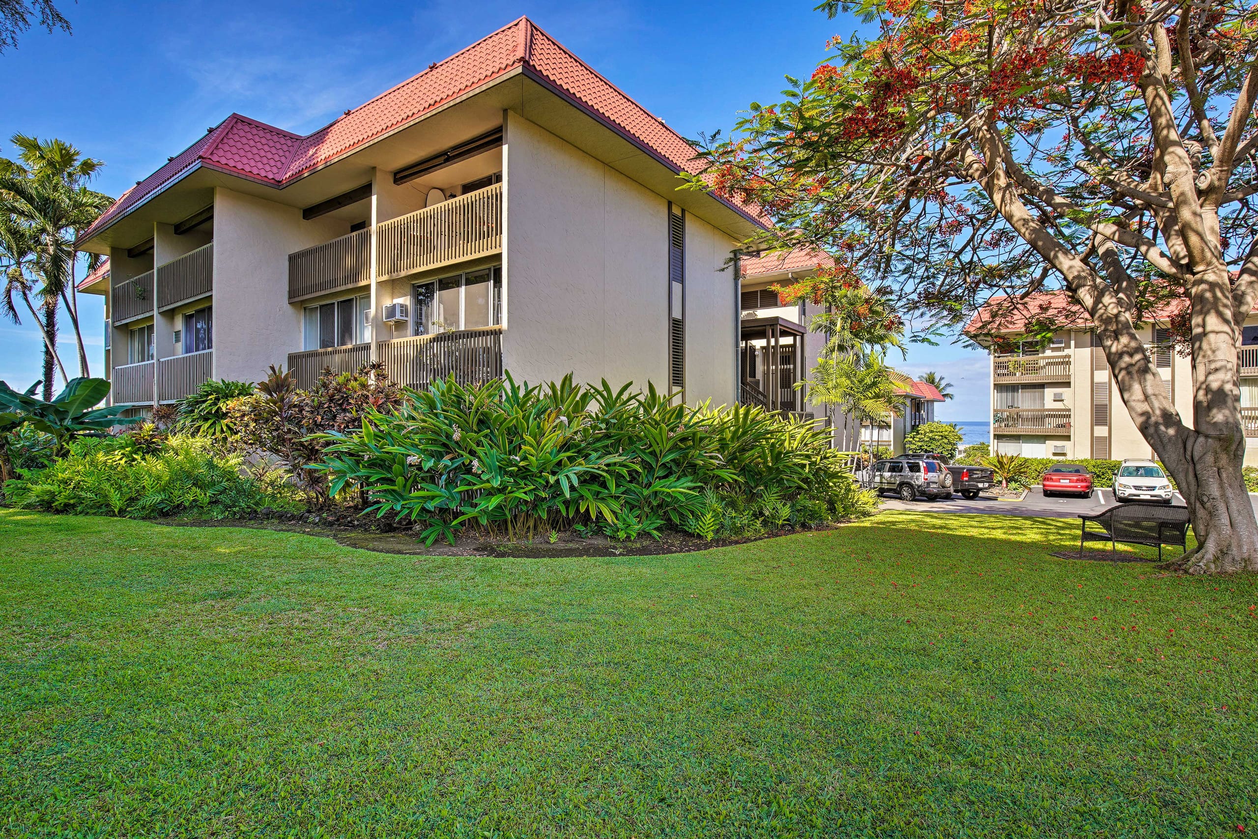 Condo in Kailua-Kona · ★4.47 · 2 bedrooms · 2 beds · 1.5 baths - Image 30