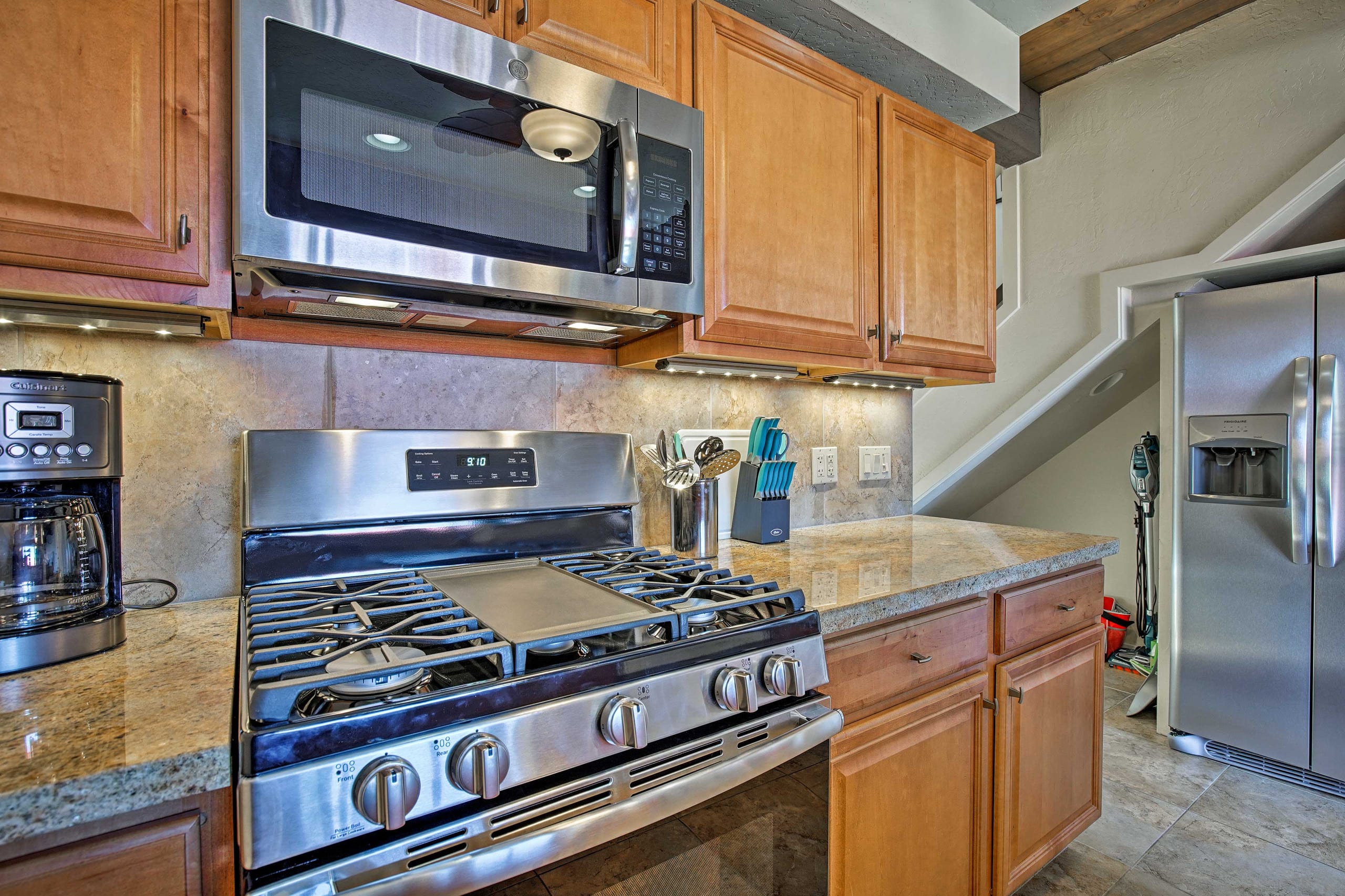 Condo in Kailua-Kona · ★4.47 · 2 bedrooms · 2 beds · 1.5 baths - Image 8