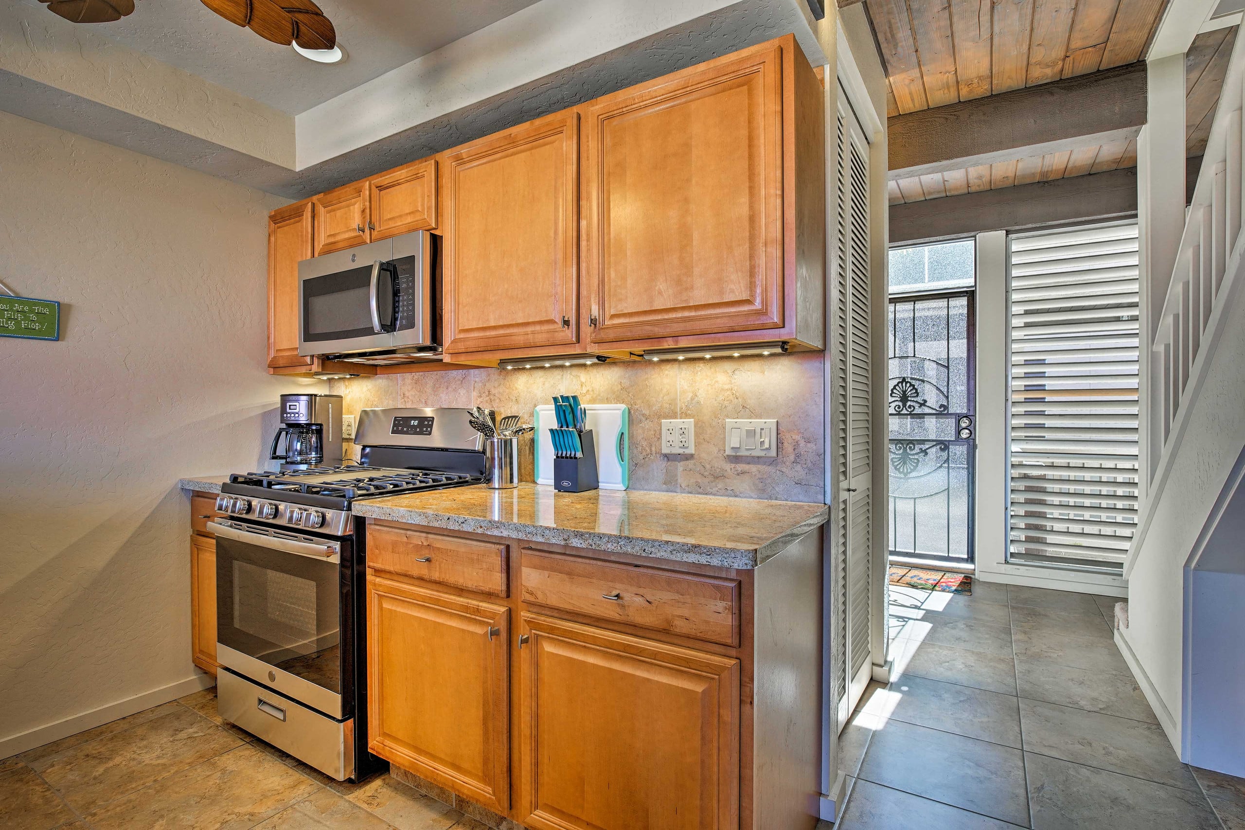 Condo in Kailua-Kona · ★4.47 · 2 bedrooms · 2 beds · 1.5 baths - Image 7