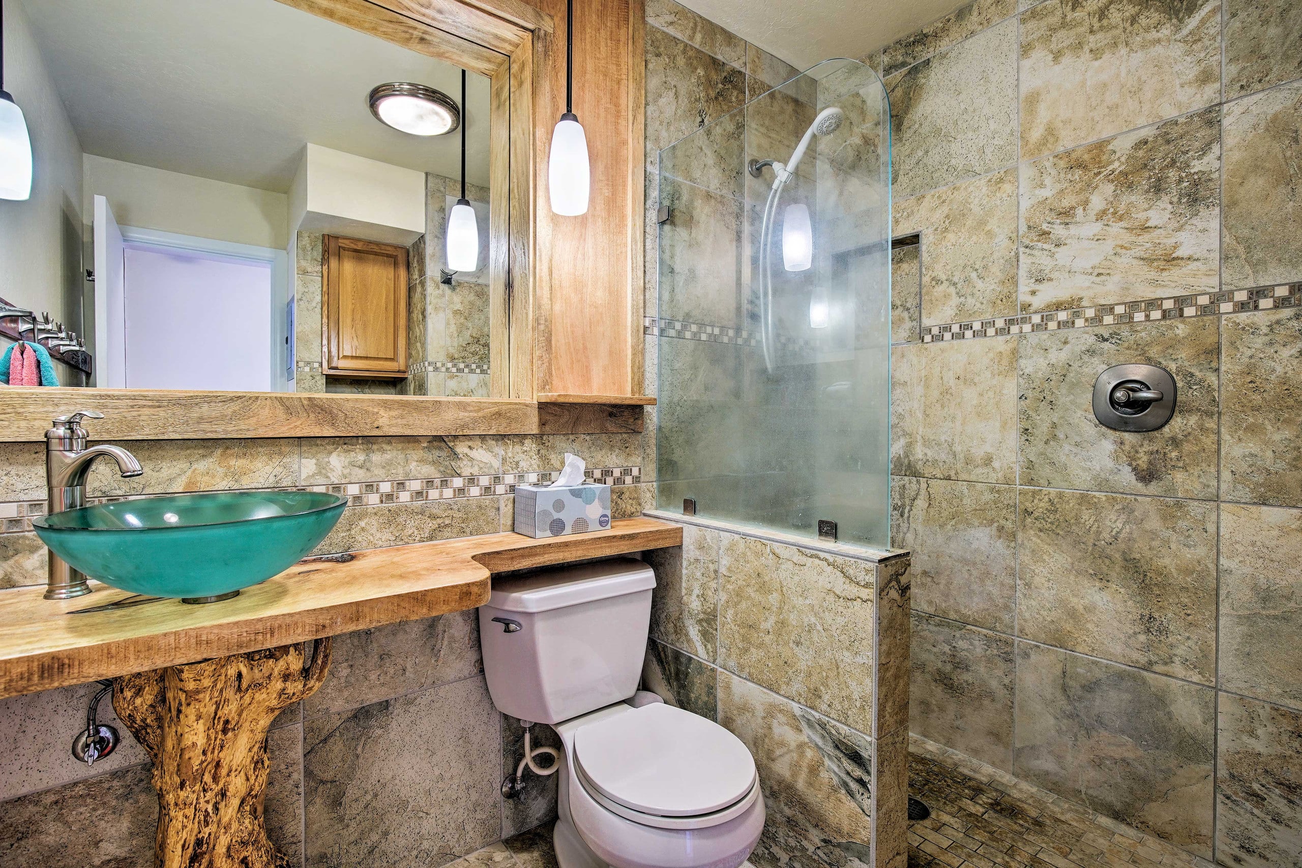 Condo in Kailua-Kona · ★4.47 · 2 bedrooms · 2 beds · 1.5 baths - Image 12