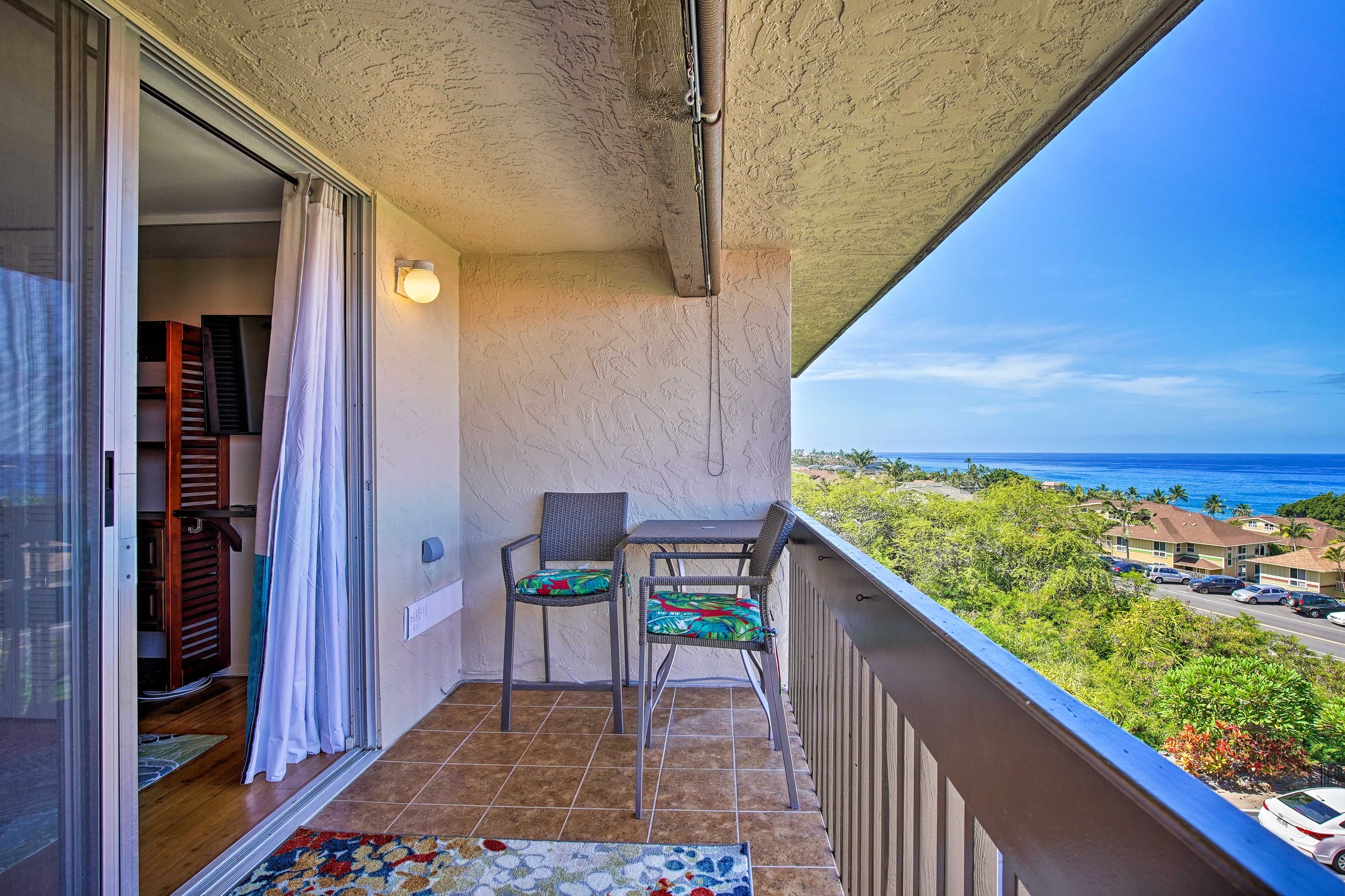 Condo in Kailua-Kona · ★4.47 · 2 bedrooms · 2 beds · 1.5 baths - Image 21