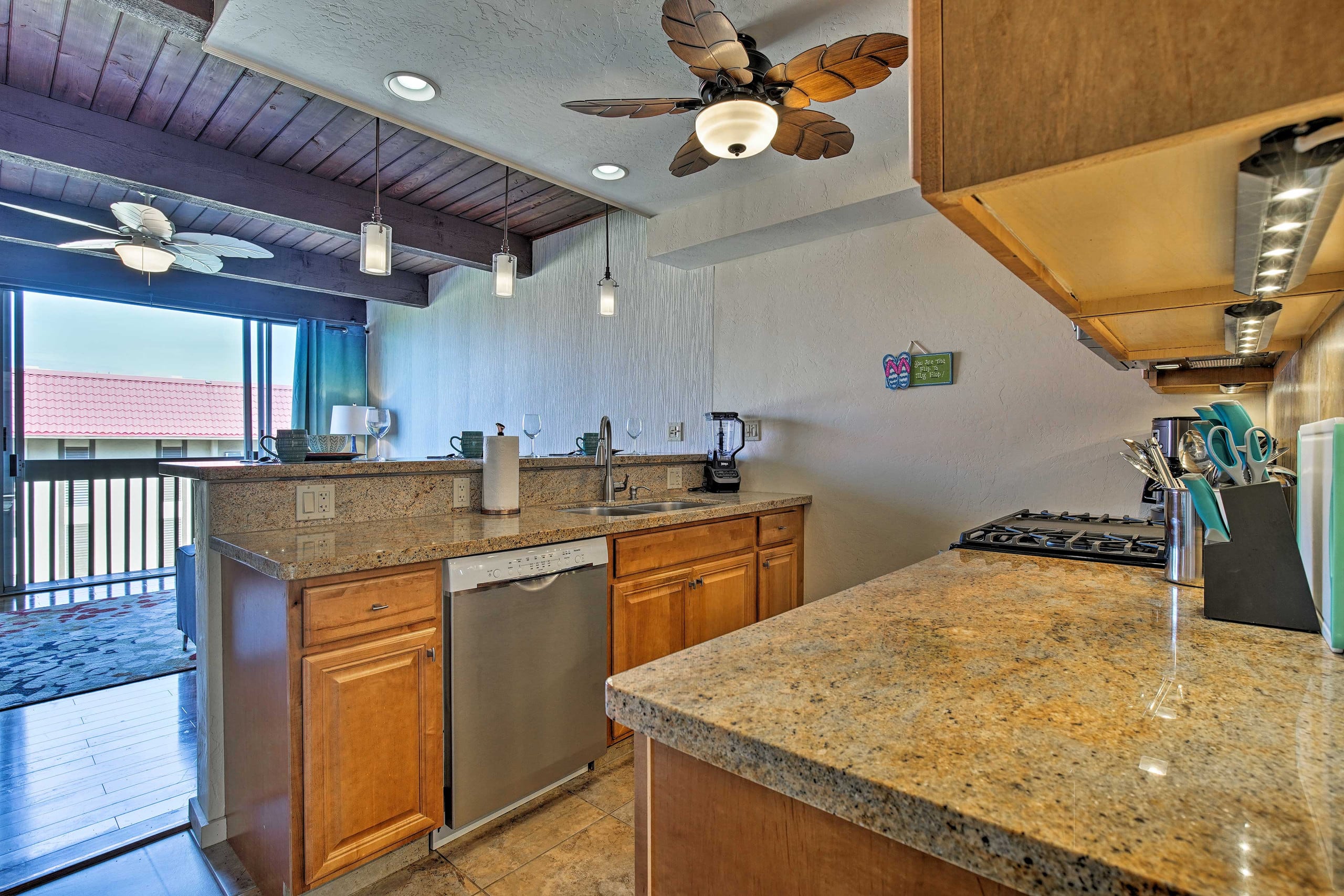 Condo in Kailua-Kona · ★4.47 · 2 bedrooms · 2 beds · 1.5 baths - Image 6