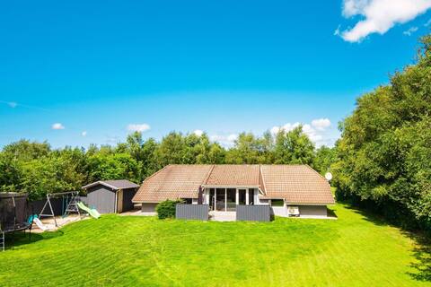 8 person holiday home in oksbøl