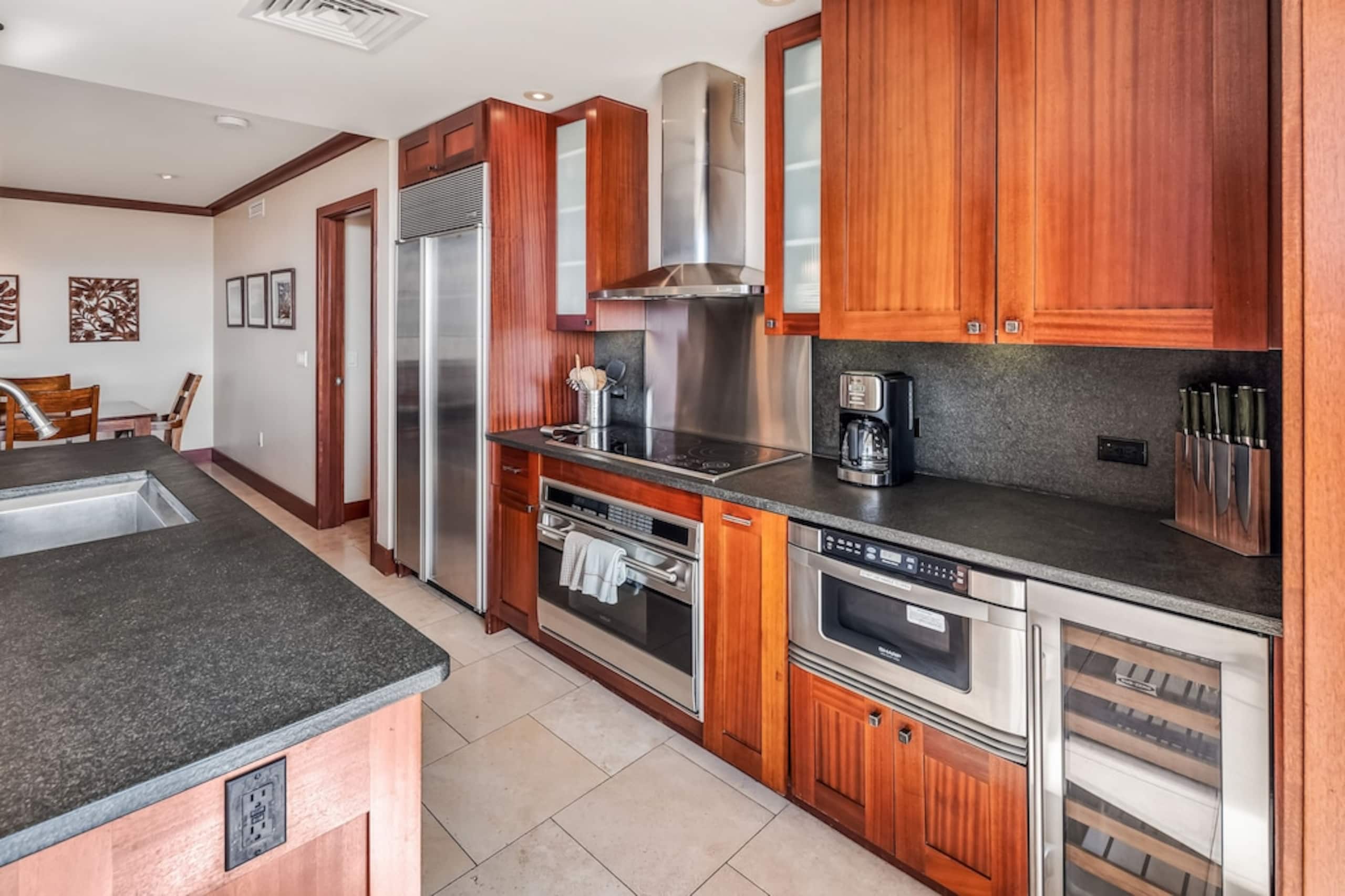Condo in Kapolei · ★5.0 · 3 bedrooms · 5 beds · 3 private baths - Image 11
