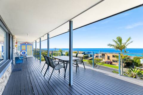 45 Hillside Cres Beach House