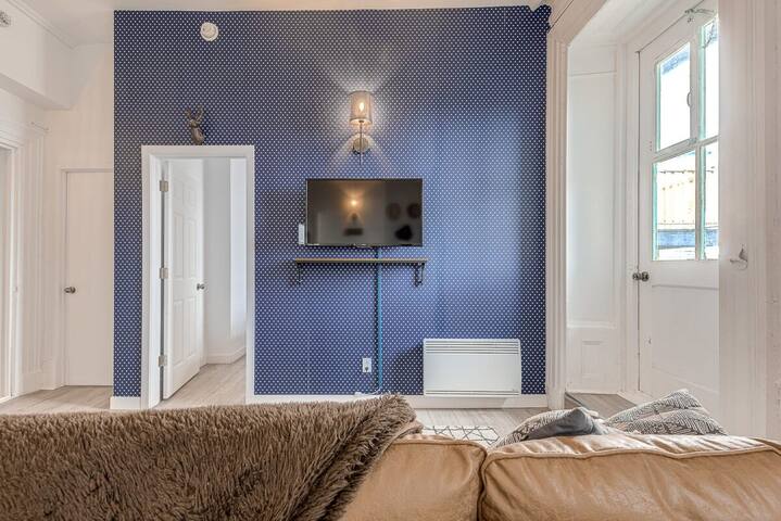 Manoir des Remparts- Renovated 3 Bedroom Oasis gallery image 4