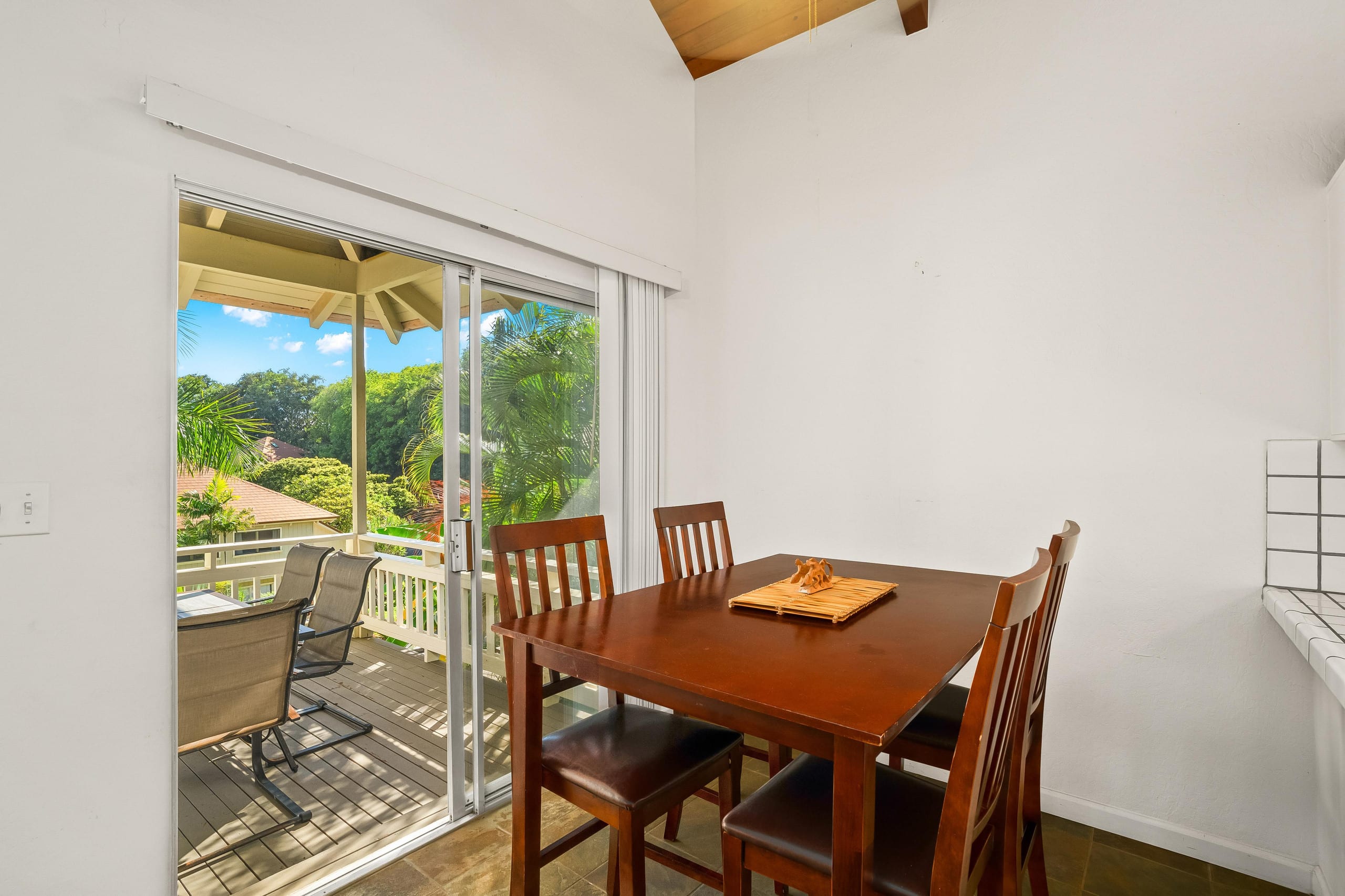 Cabin in Koloa · ★4.41 · 2 bedrooms · 2 beds · 2 private baths - Image 9