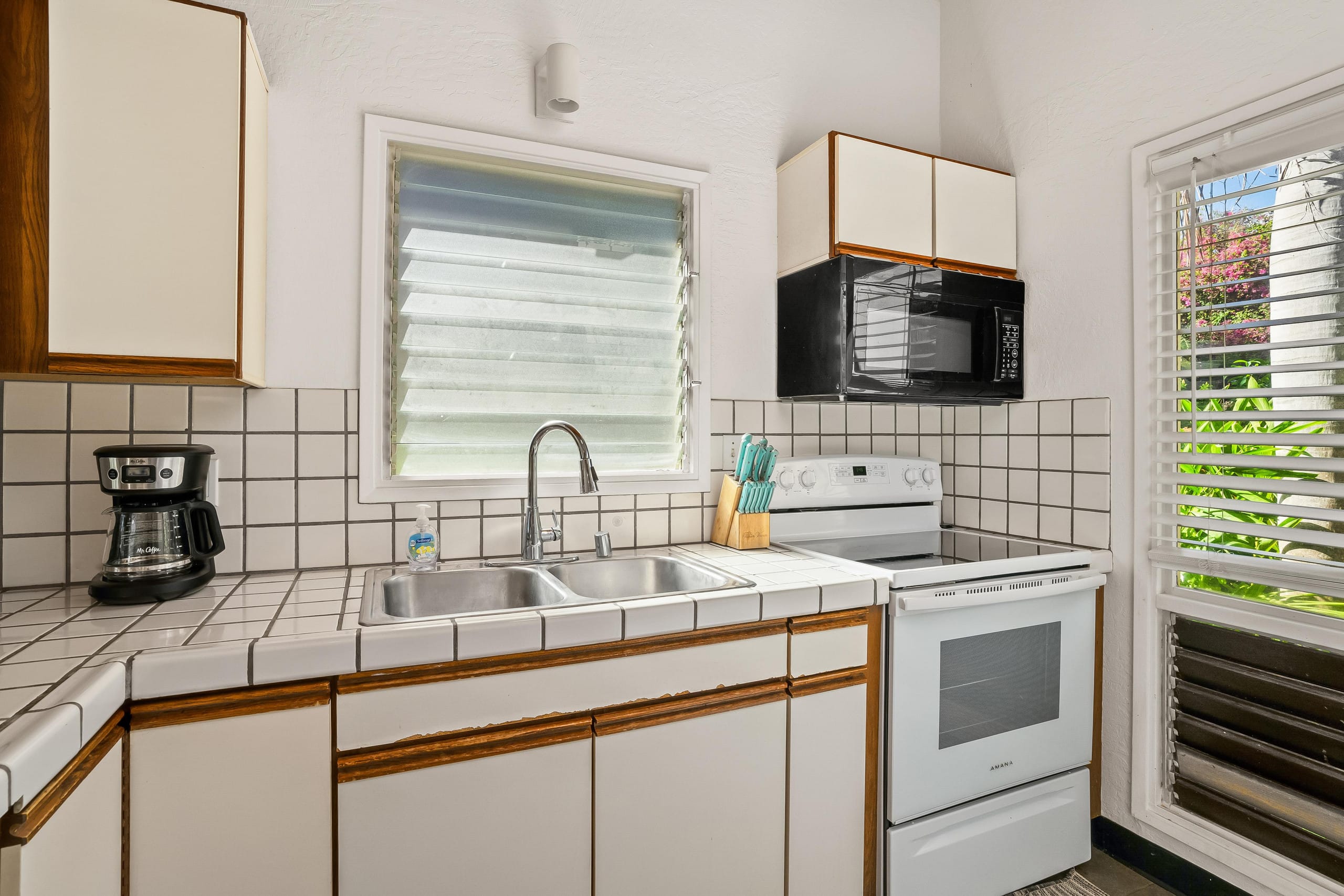 Cabin in Koloa · ★4.41 · 2 bedrooms · 2 beds · 2 private baths - Image 6