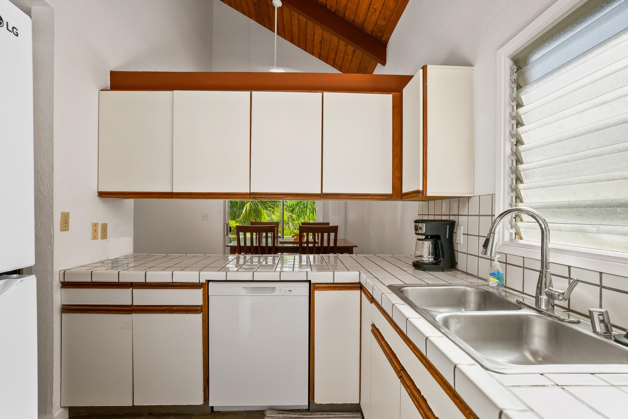 Cabin in Koloa · ★4.41 · 2 bedrooms · 2 beds · 2 private baths - Image 7