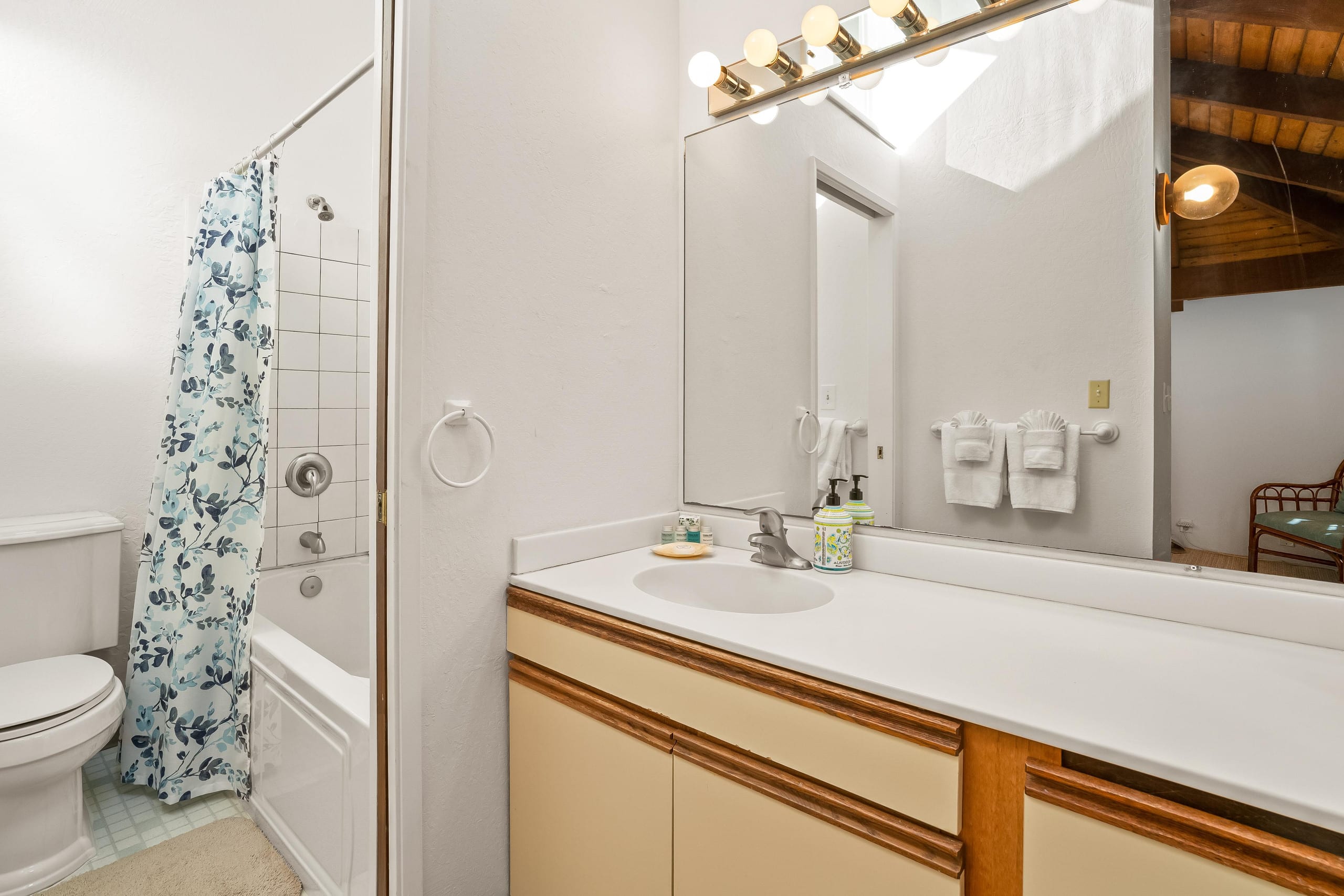 Cabin in Koloa · ★4.41 · 2 bedrooms · 2 beds · 2 private baths - Image 12