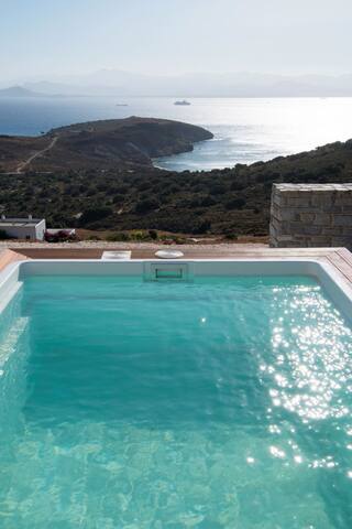 Rising Sun sea view Villa near the beach Paros gallery image 5