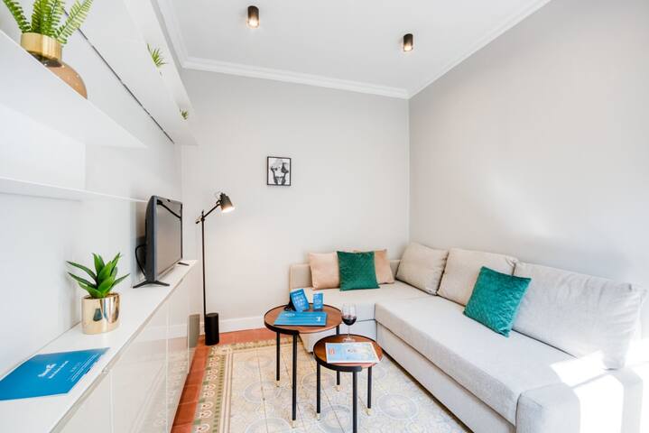 Sweett | Gorgeous 3BR with balcony gallery image 4