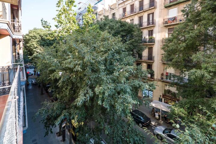 Sweett | Gorgeous 3BR with balcony gallery image 3