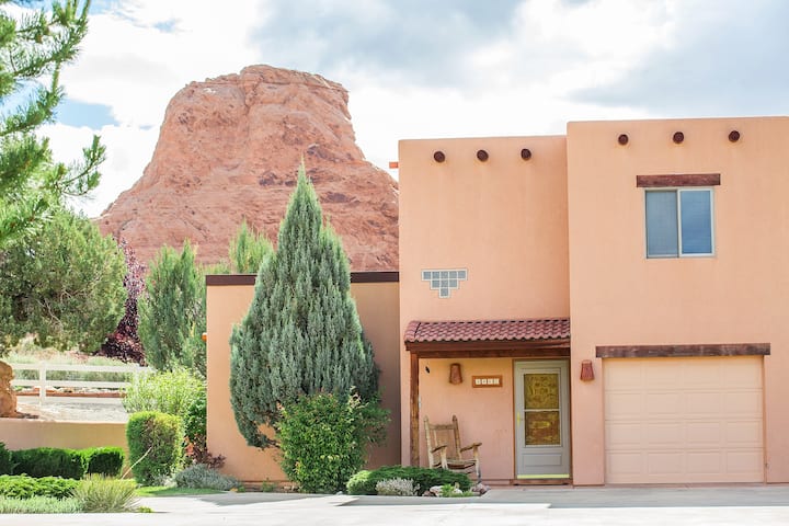 Nestled In The Redrocks | 3 Master Suites | Hottub - Utah