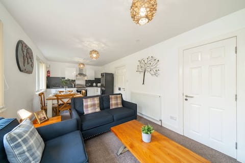 Popular Airbnb listing: River View- Garden Apartment in Grounds of Mansion in West End