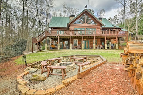 Lake Hartwell Lodge w/ Dock, Theater + Hot Tub!