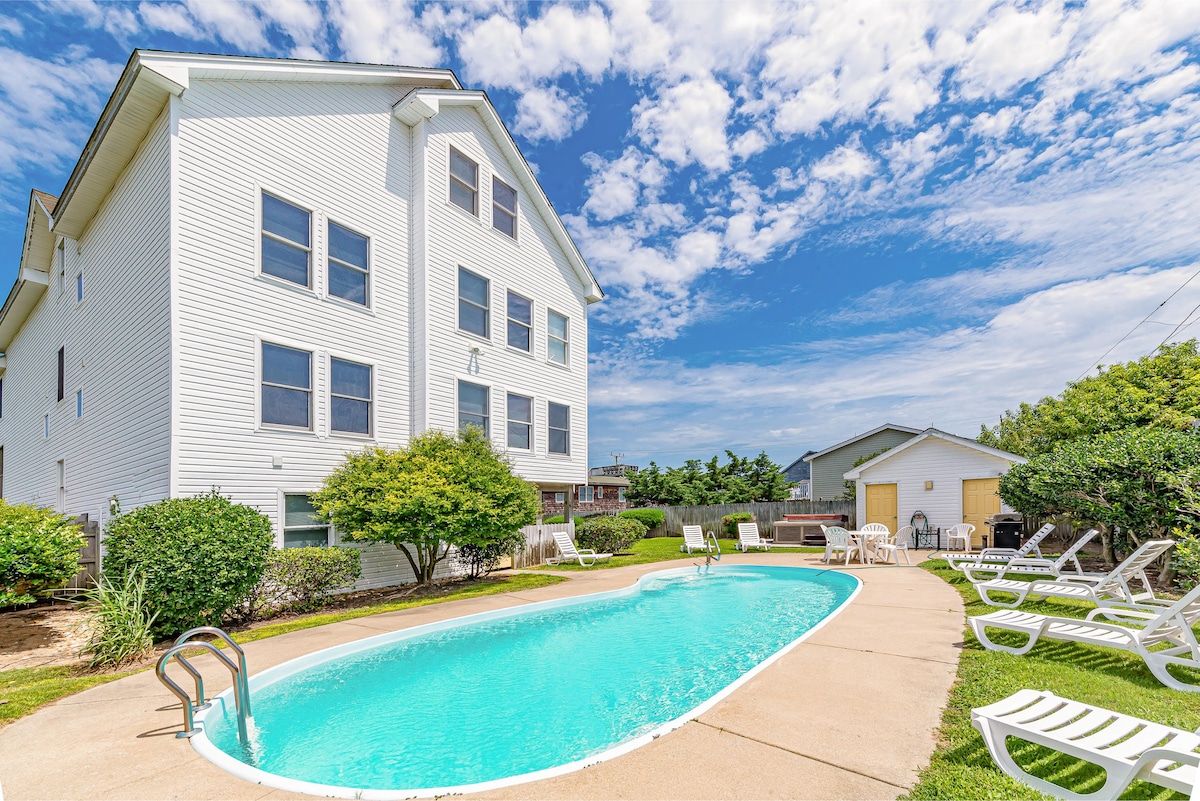 Sunny Delight-Pool, Hot Tub, 2 Kitchens, Pets OK