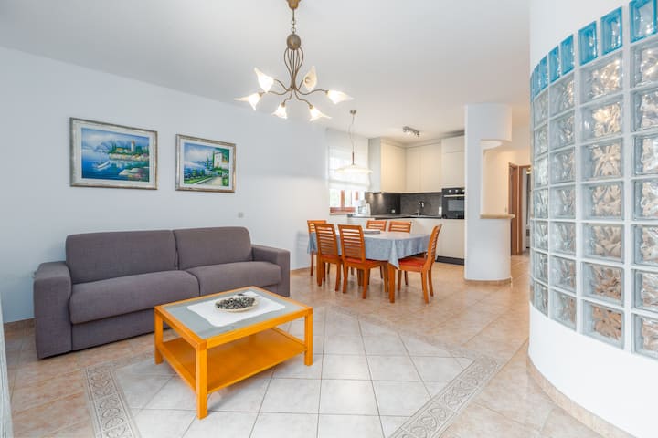 Sala, Superficie: 10 m²