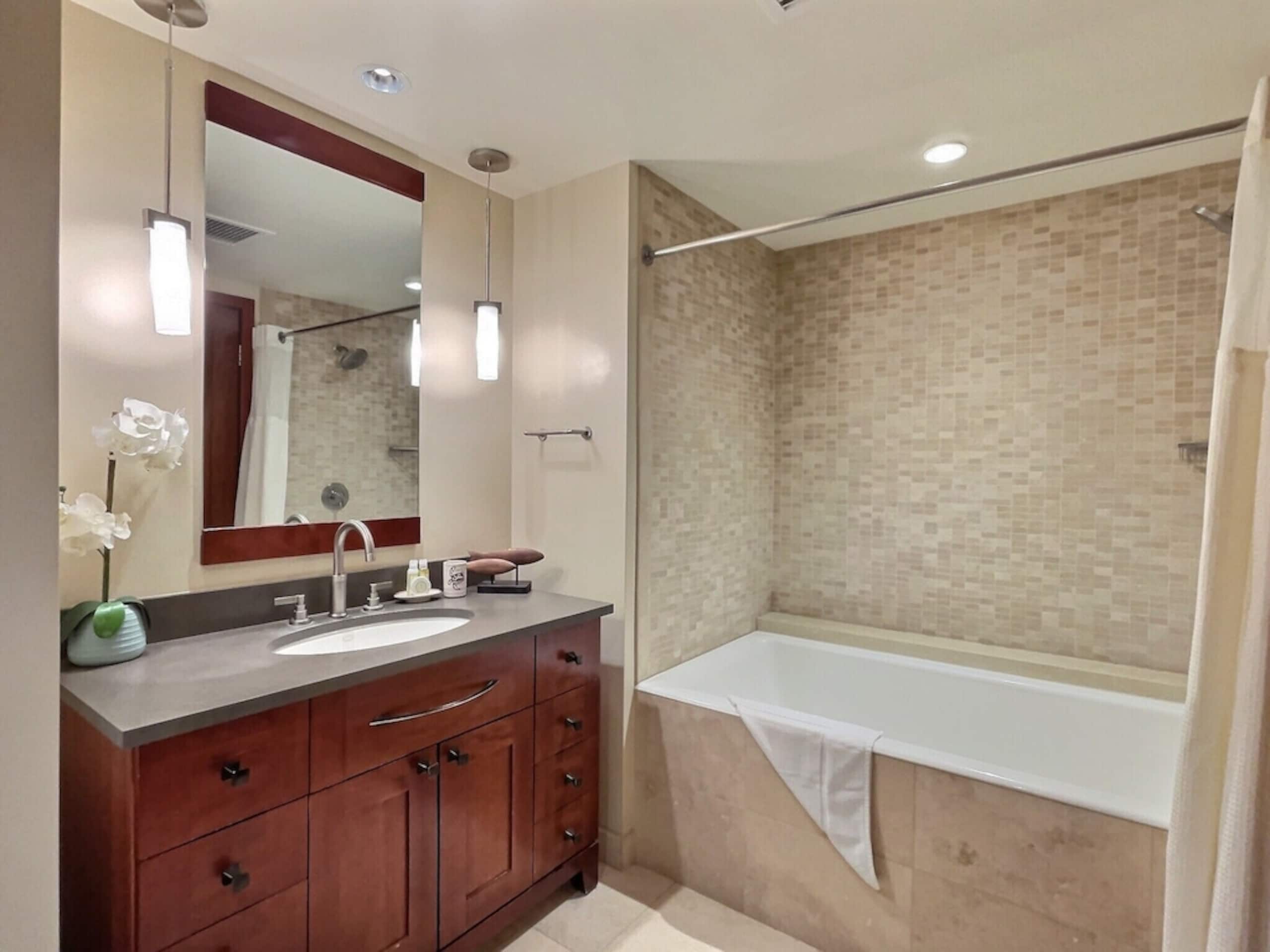 Condo in Kapolei · ★5.0 · 3 bedrooms · 5 beds · 3 private baths - Image 19