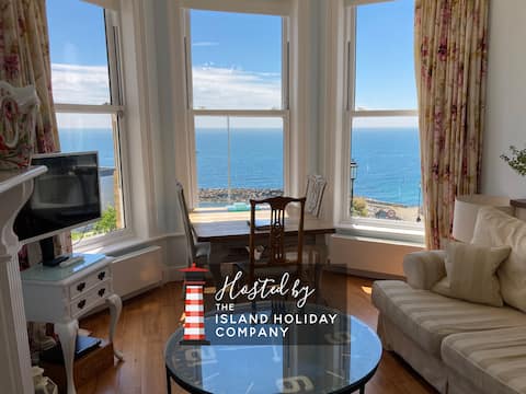 Flat 2, 1 Alexandra Gardens-Ventnor Bay Beachfront