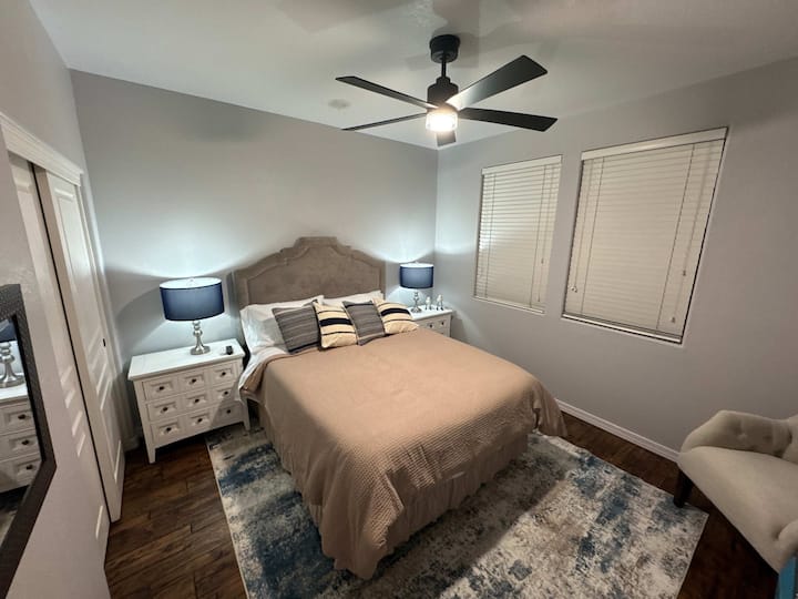 מזרן קווין סייז עם קצף זיכרון בחדר השינה לאורחים מס' 2