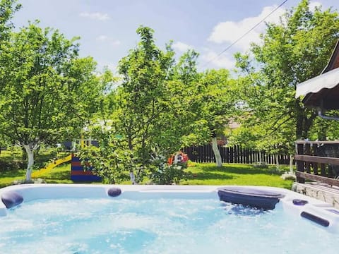 Tetina Kuća-TwoBedroom Holiday Home with Terrace