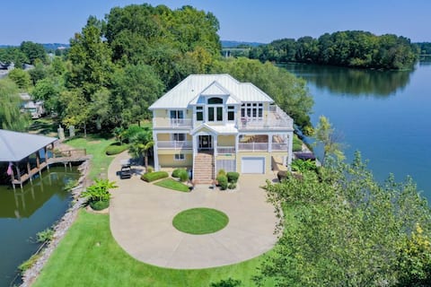 Banana Point Rental at River Rocks Landing