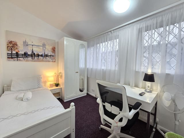 Live Amazing Ltd managed Airbnb listing 3