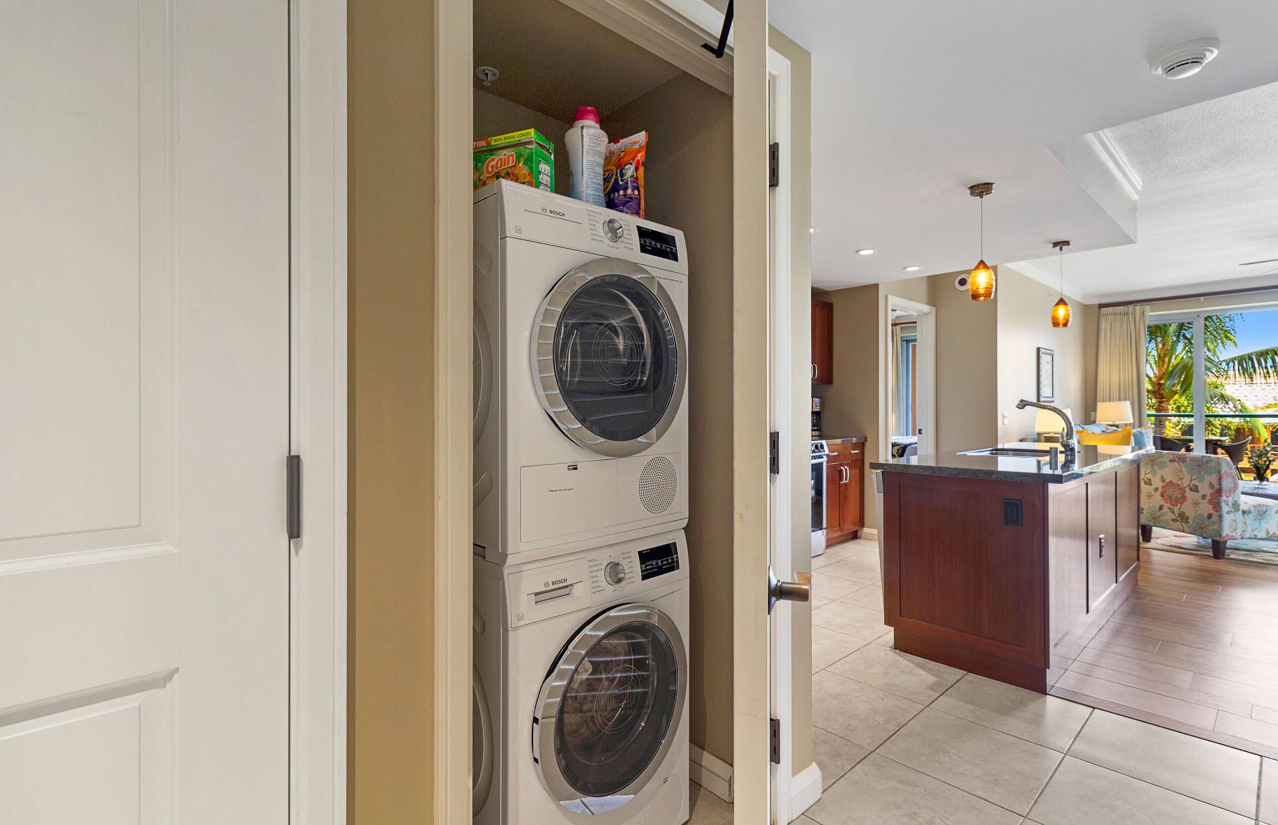 Condo in Lahaina · ★4.0 · 2 bedrooms · 3 beds · 2 baths - Image 20
