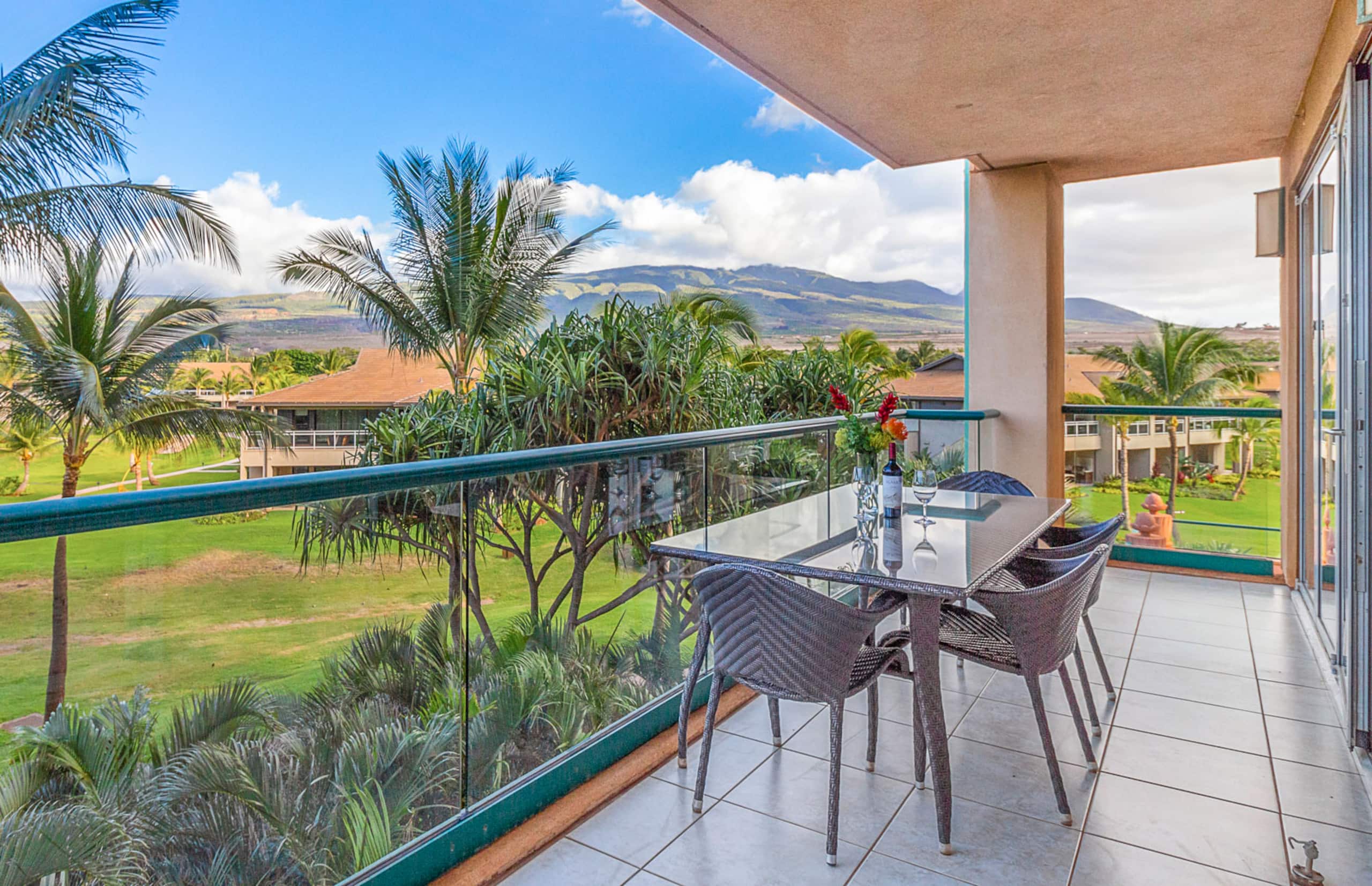 Condo in Lahaina · ★4.0 · 2 bedrooms · 3 beds · 2 baths - Image 2
