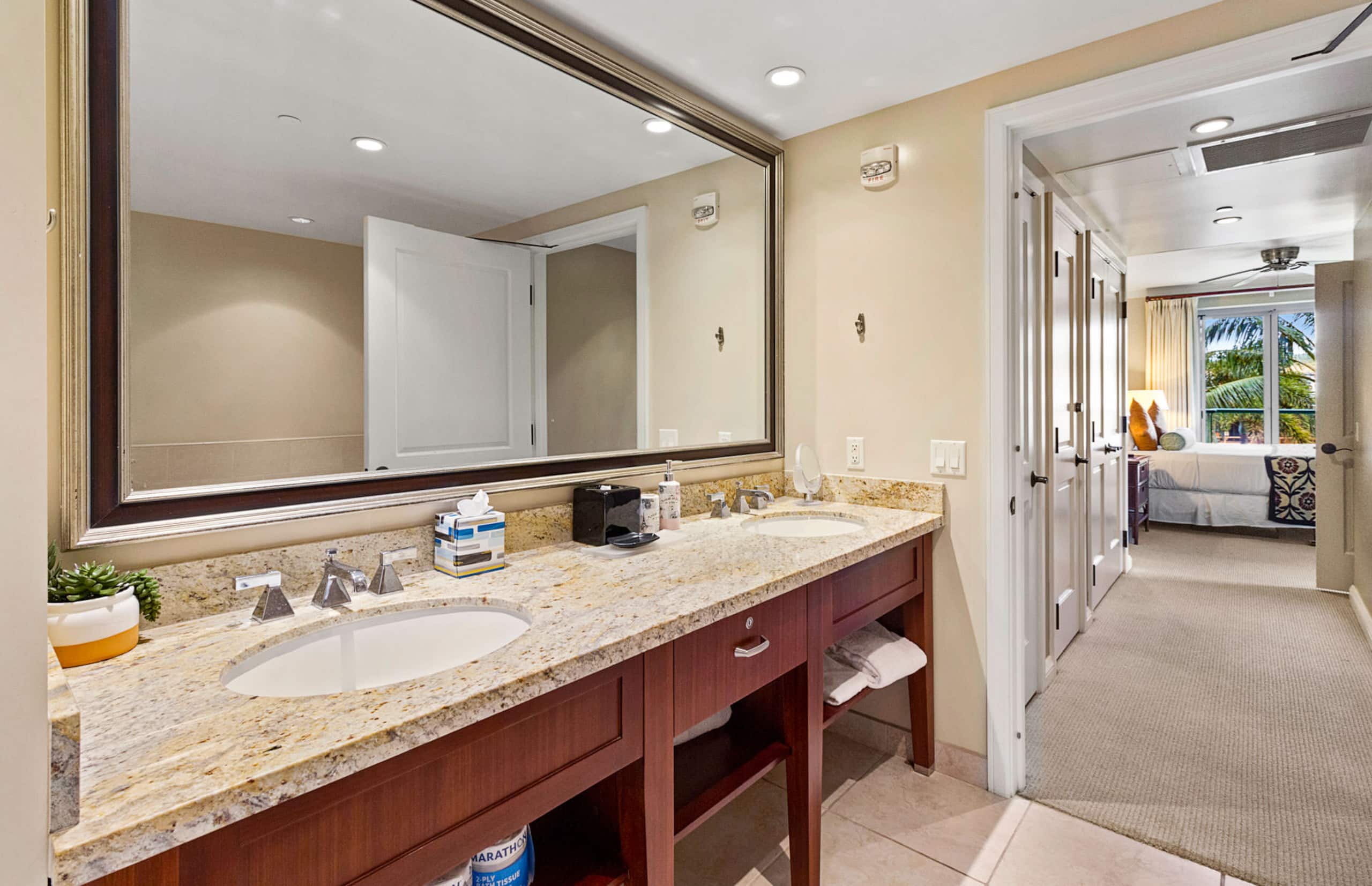 Condo in Lahaina · ★4.0 · 2 bedrooms · 3 beds · 2 baths - Image 14