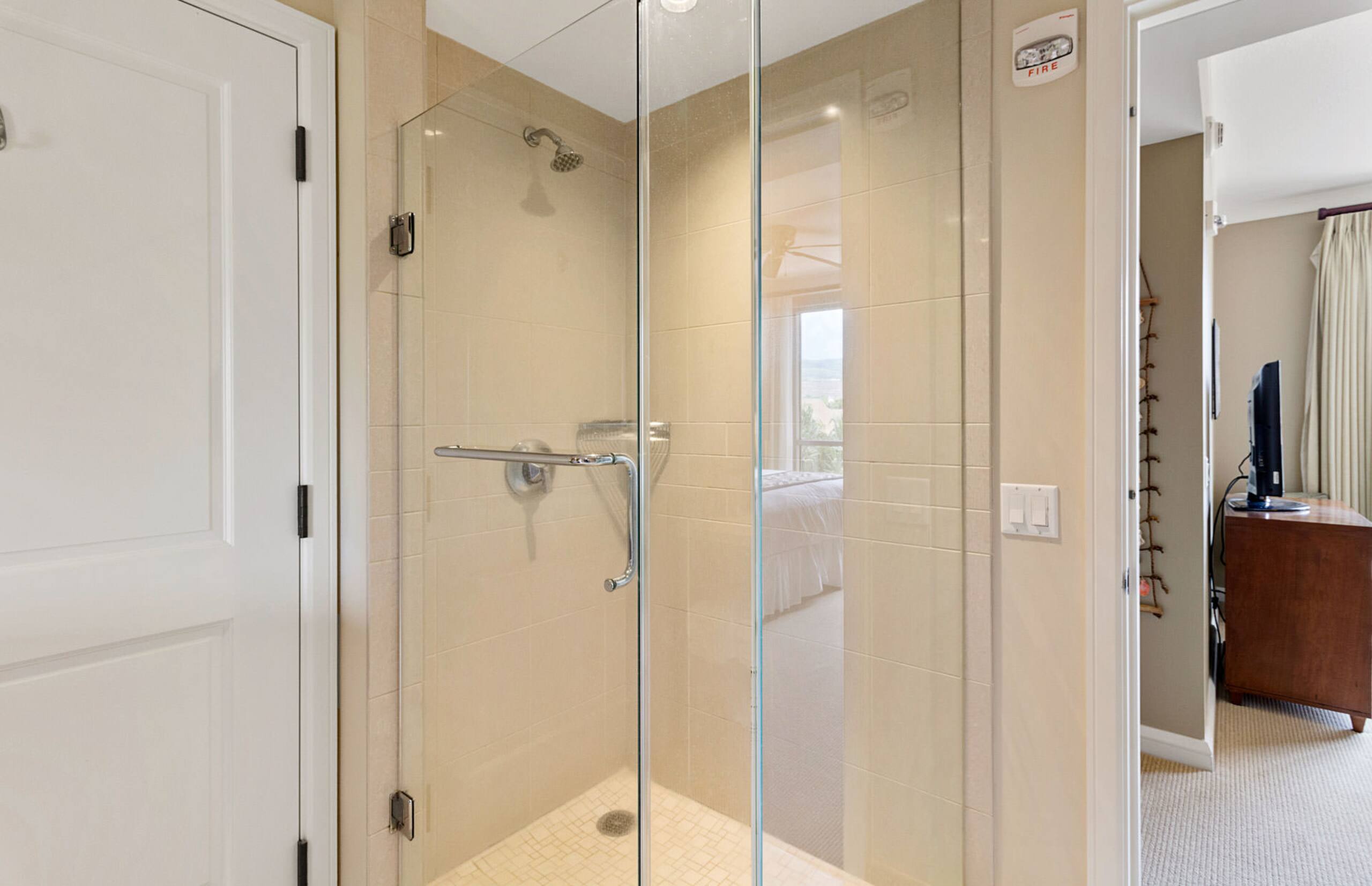 Condo in Lahaina · ★4.0 · 2 bedrooms · 3 beds · 2 baths - Image 19