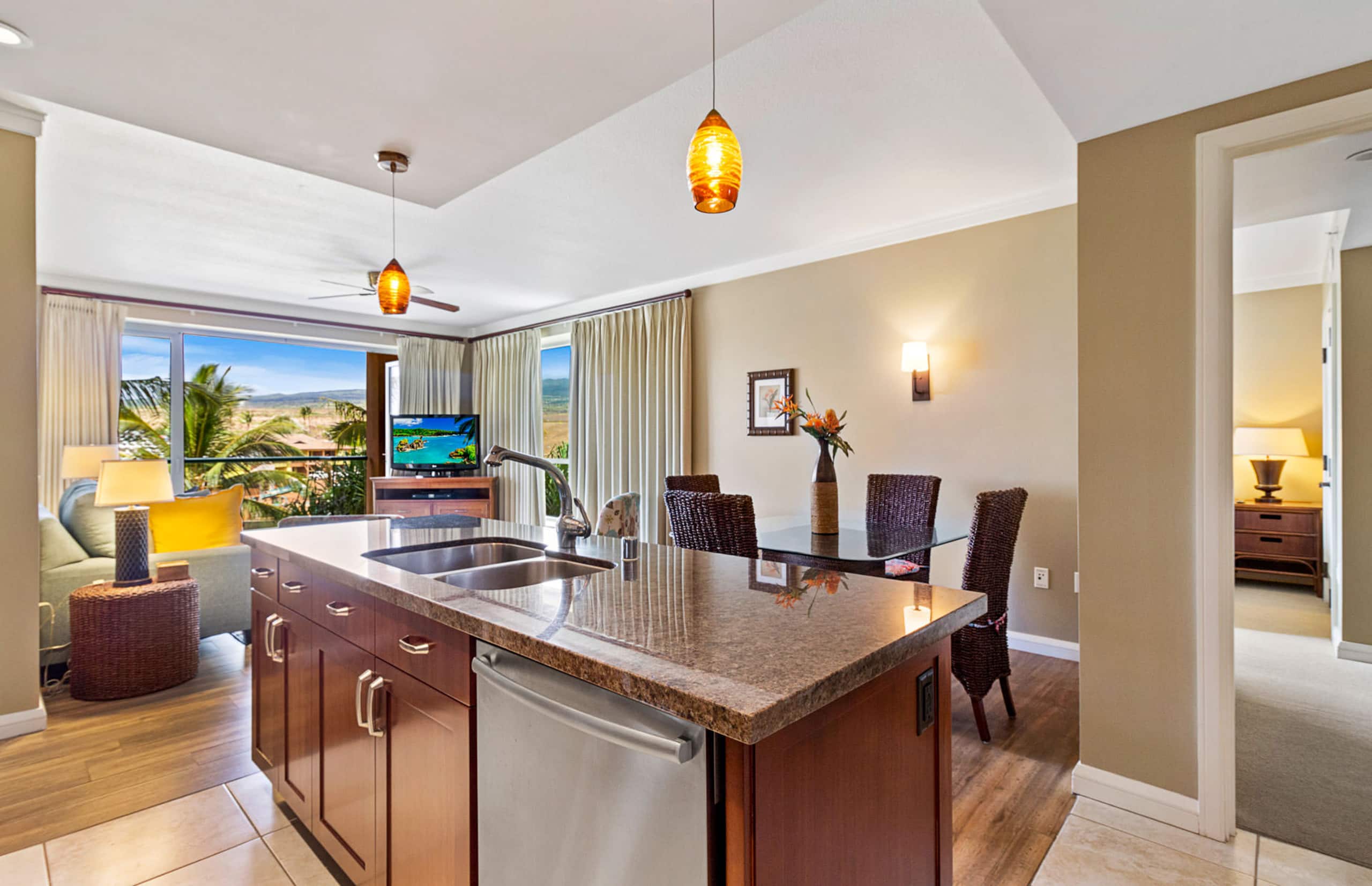 Condo in Lahaina · ★4.0 · 2 bedrooms · 3 beds · 2 baths - Image 4