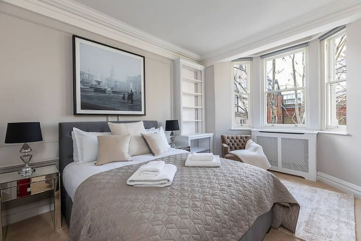Astonishing flat near Mayfair & Piccadilly Circus