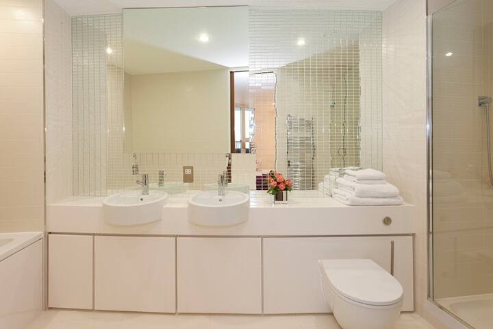 Three Bedroom at Cove St Martins gallery image 2