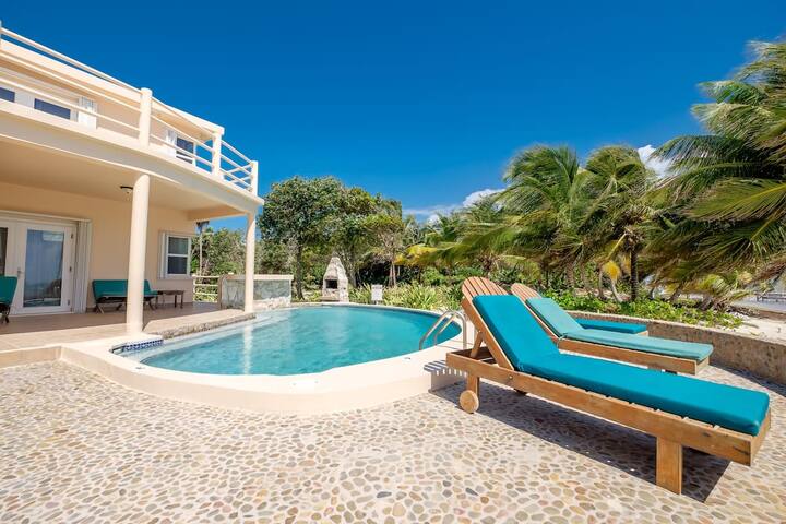 Spacious 2 Story Beachfront Home + Pool, Caretaker gallery image 4