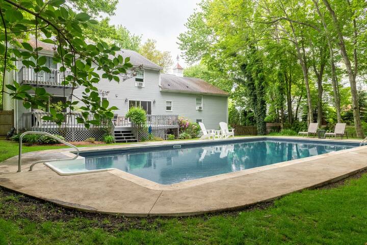 3 miles to beach with pool and large deck; 6BR/4BA gallery image 2