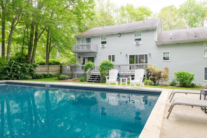 3 miles to beach with pool and large deck; 6BR/4BA gallery image 3