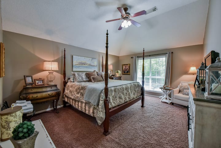 Houndstooth Cottage - Tuscaloosa, AL