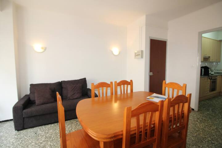 s. elcano 1-e – bright apartment, just 100 meters gallery image 3